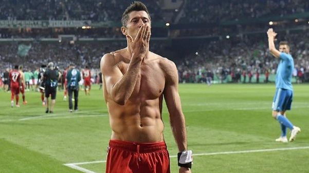 Robert Lewandowski no tattoo