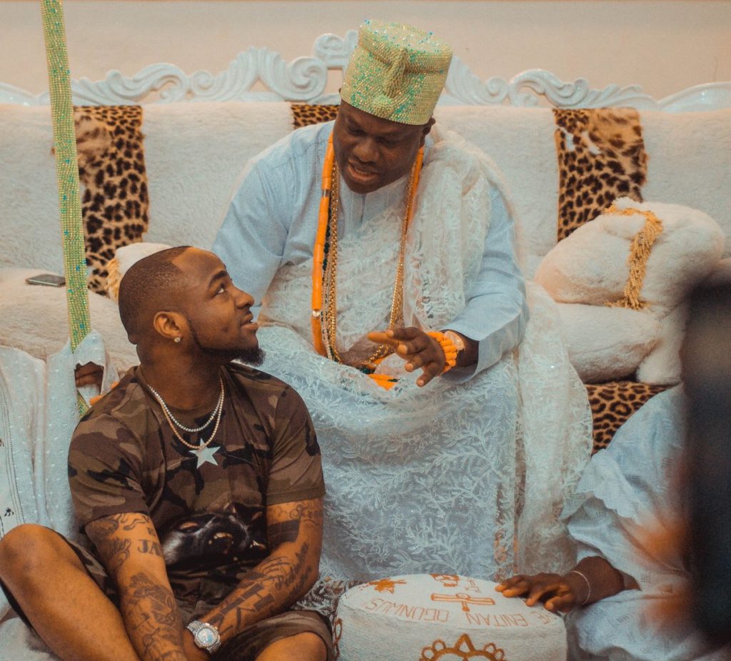 Davido Visits Ooni Of Ife 00