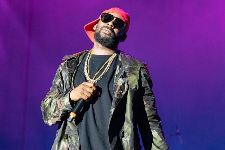 R. Kelly Addresses Sex Allegation