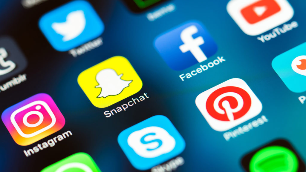 Facebook, Instagram, WhatsApp & Twitter are Experiencing Bugs Issues Worldwide