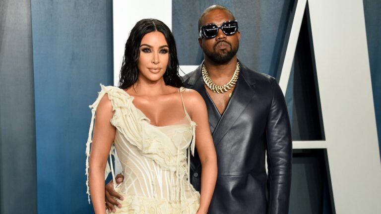 Kanye West Apologizes to Kim Kardashian